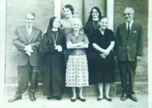 Foto 2 - Av+¦ e irm+úos