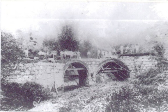 Ponte sobre a rua nicolau bado