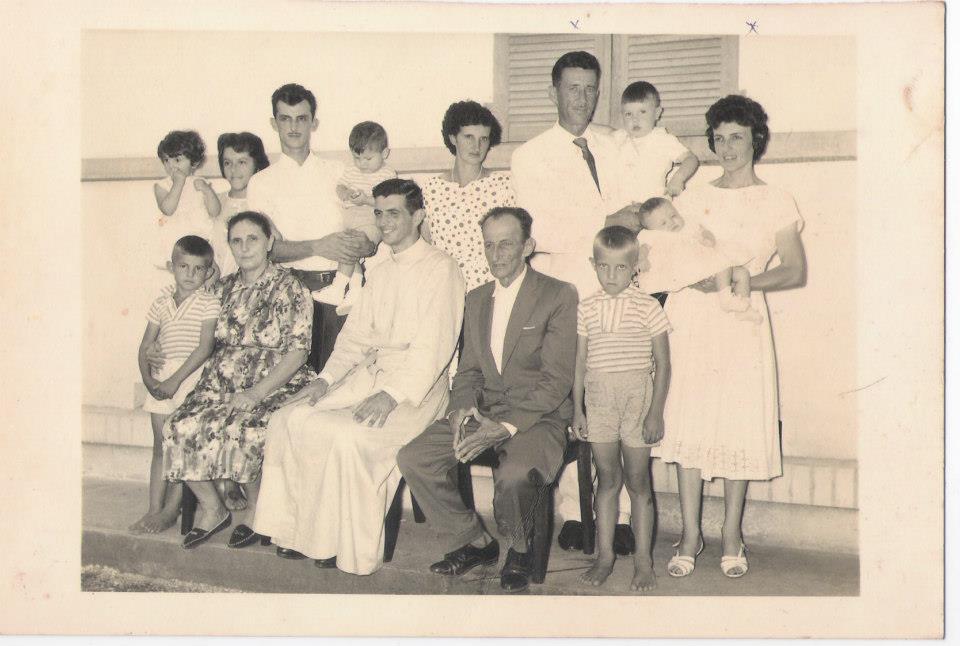 215840_525551500805936_1436169779_n (1)